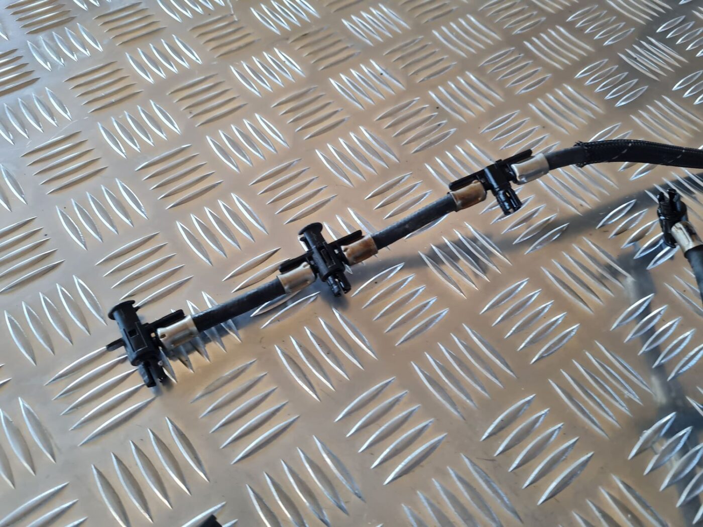 Degvielas atgriešanas caurule priekš AUDI A6 AVANT 2006 S-LINE