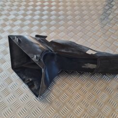 Ieplūdes gaisa deflektors, pa kreisi priekš AUDI A6 AVANT 2006 S-LINE