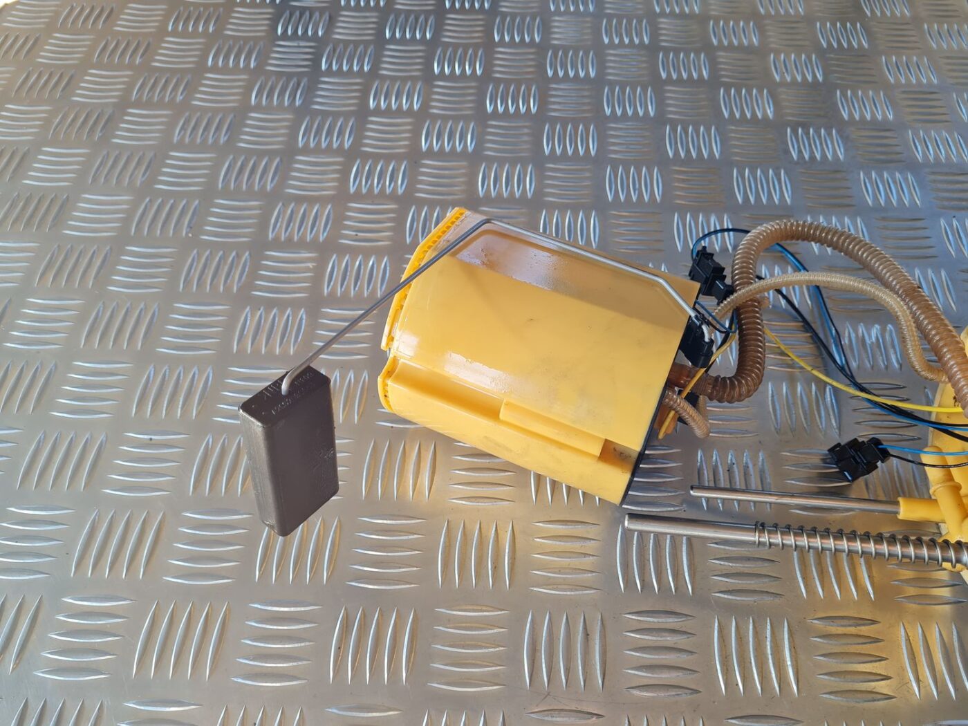 Degvielas tvertnes sūknis priekš AUDI A6 AVANT 2006 S-LINE