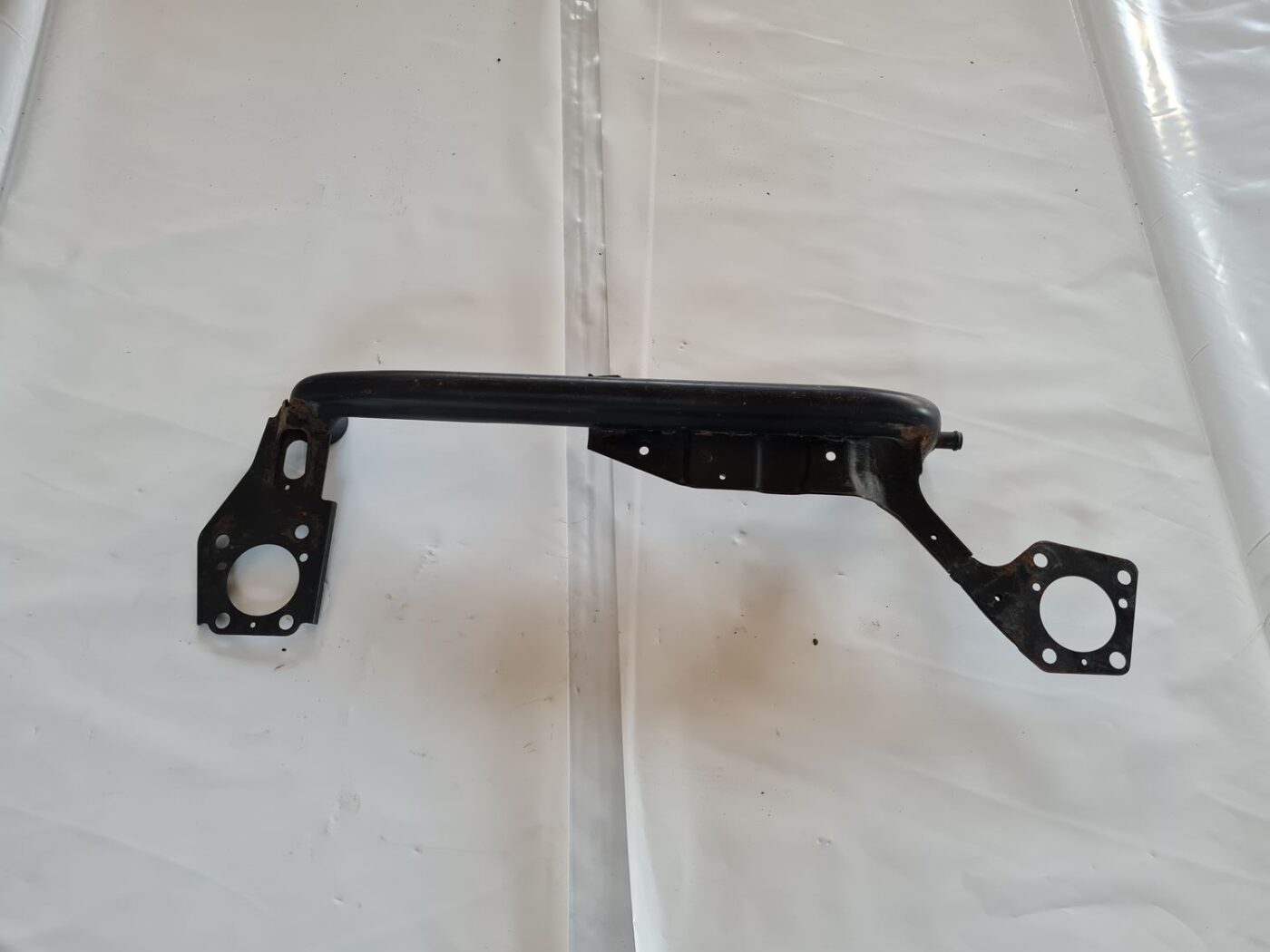 Dzinēja kronšteins priekš AUDI A6 AVANT 2006 S-LINE 4 Dzinēja kronšteins priekš AUDI A6 AVANT 2006 S-LINE