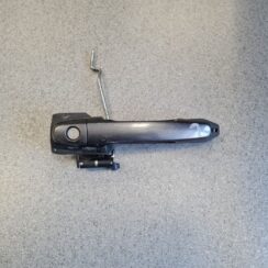 Priekšējāis kreisais durvju rokturis priekš TOYOTA AVENSIS 2007