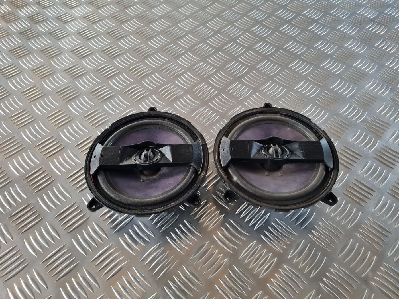 Durvju skaļrunis, apakšā priekš AUDI A4 2000 AVANT 1 Durvju skaļrunis, apakšā priekš AUDI A4 2000 AVANT