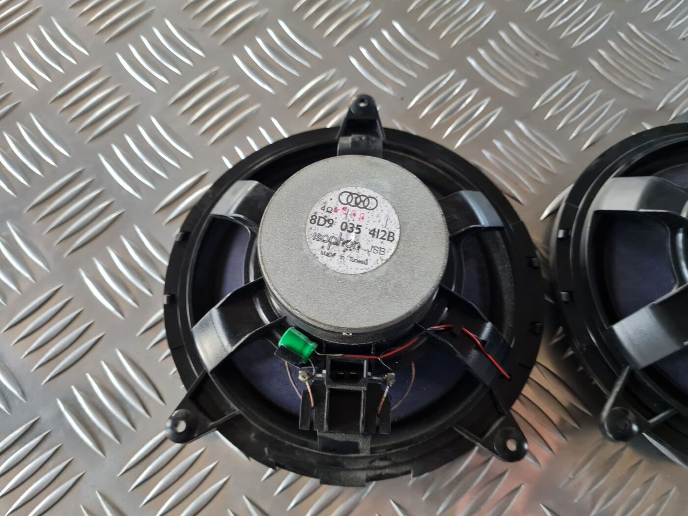 Durvju skaļrunis, apakšā priekš AUDI A4 2000 AVANT 3 Durvju skaļrunis, apakšā priekš AUDI A4 2000 AVANT