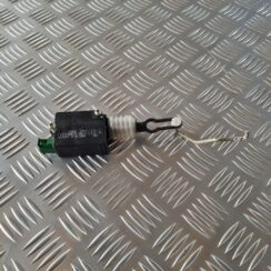 Bagažnieka vāka slēdzenes motors priekš AUDI A4 2000 AVANT