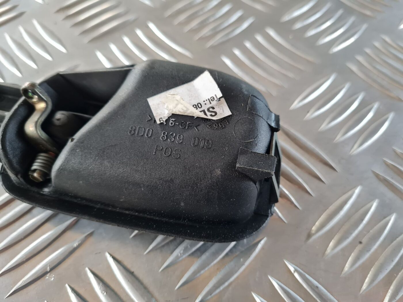 Salona durvju rokturis, aizmugures kreisais priekš AUDI A4 2000 AVANT