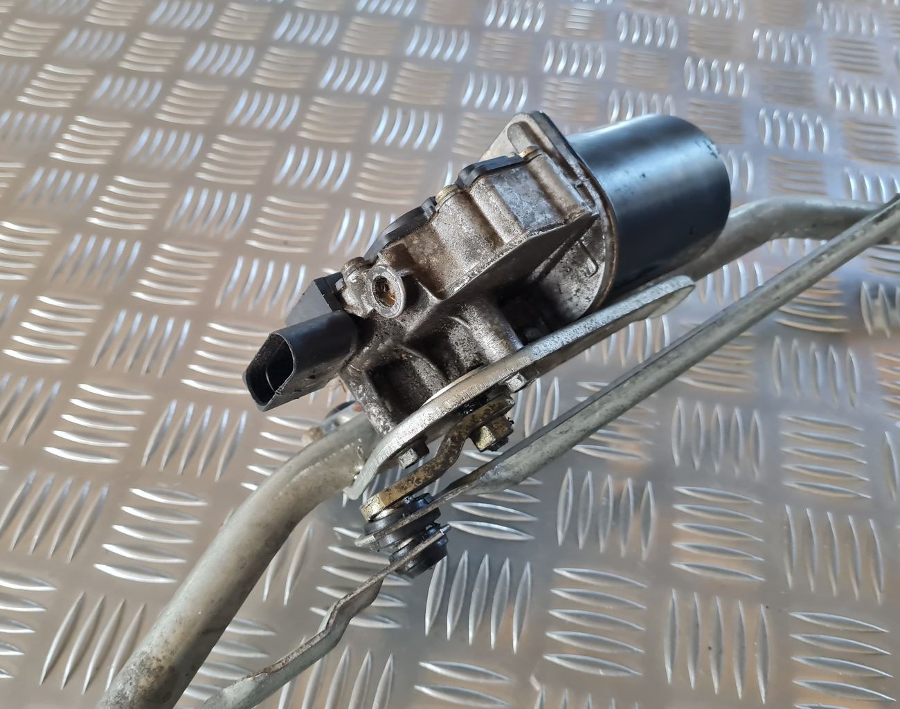 Vējstikla tīrīšanas mehānisms priekš AUDI A4 2000 AVANT