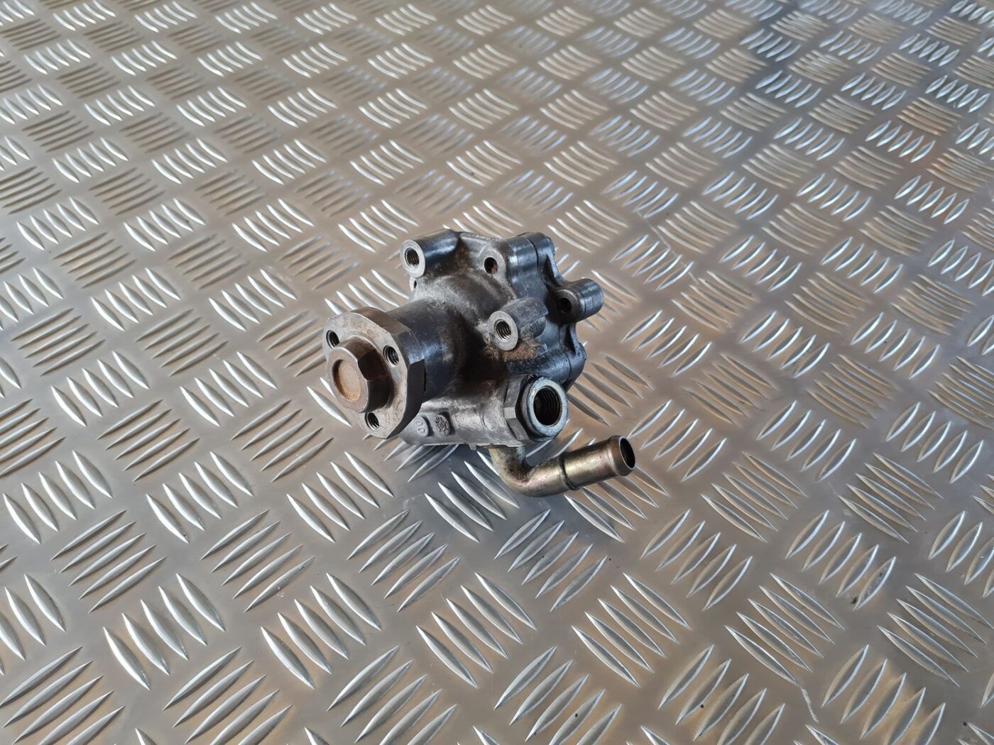 Hidrauliskais pastiprinātājs priekš AUDI A4 2000 AVANT