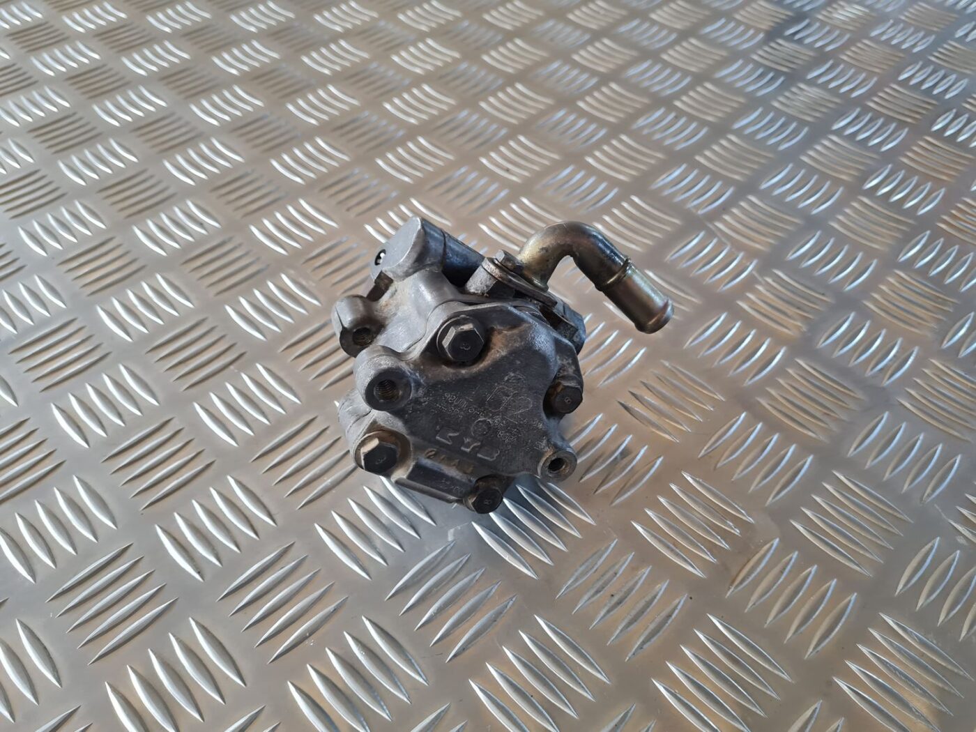 Hidrauliskais pastiprinātājs priekš AUDI A4 2000 AVANT