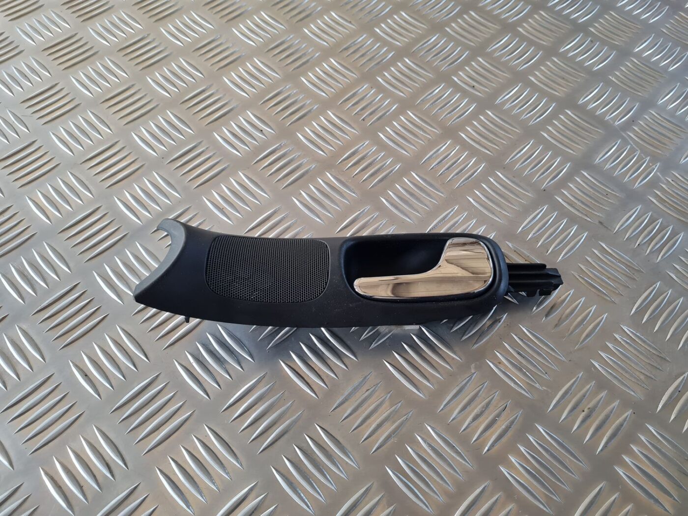 Salona durvju rokturis, priekšējais labais priekš AUDI A4 2000 AVANT