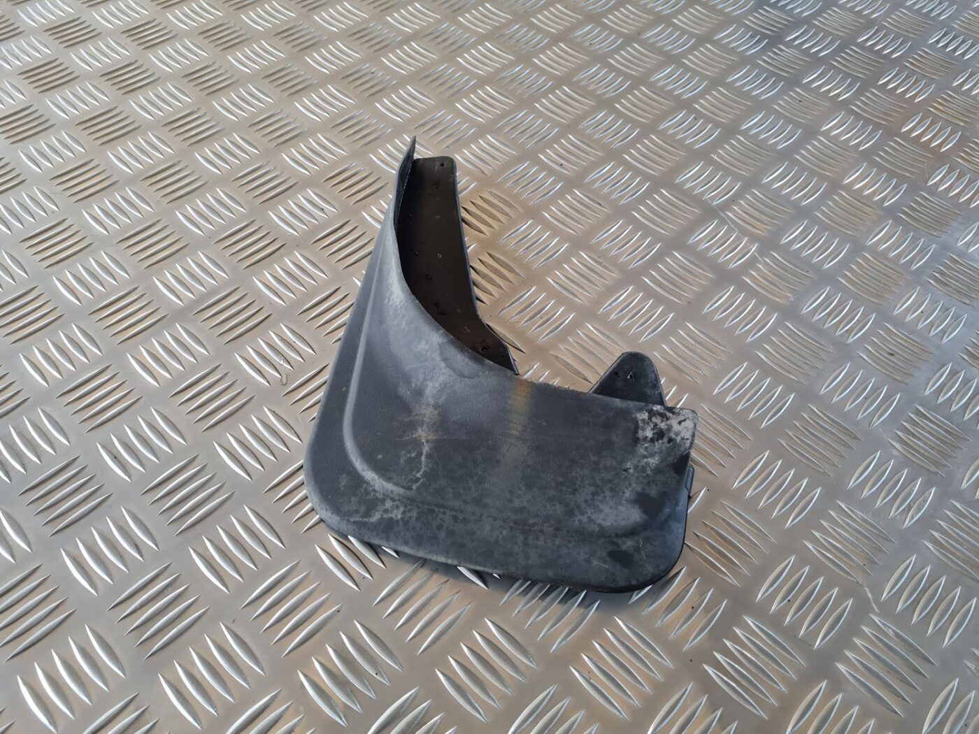 Aizmugurējais labais dubļusargs priekš AUDI A4 2000 AVANT