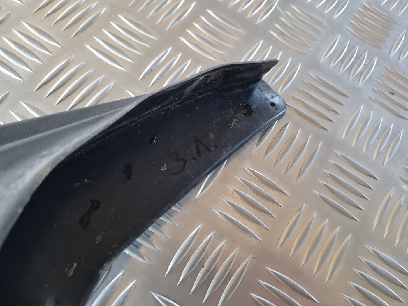 Aizmugurējais labais dubļusargs priekš AUDI A4 2000 AVANT