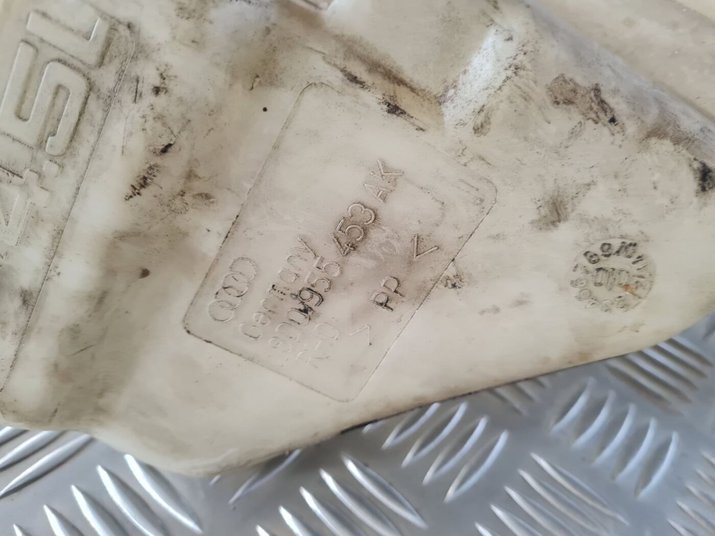 Mazgātāja šķidruma tvertne priekš AUDI A4 2000 AVANT 5 Mazgātāja šķidruma tvertne priekš AUDI A4 2000 AVANT