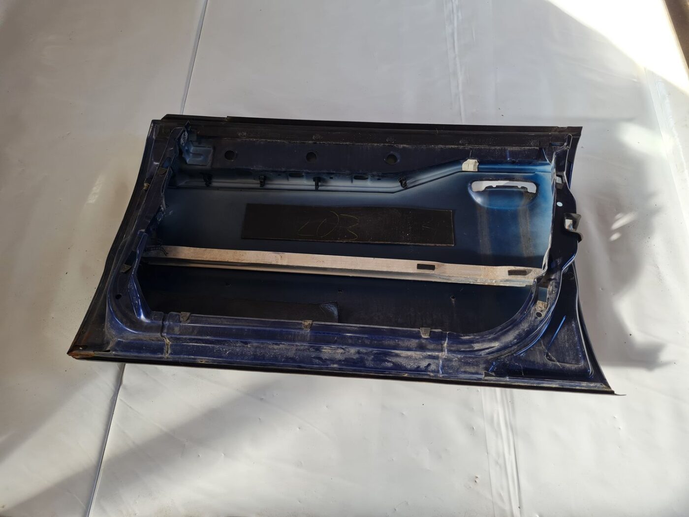 Priekšējās labās durvis priekš AUDI A4 2000 AVANT 4 Priekšējās labās durvis priekš AUDI A4 2000 AVANT