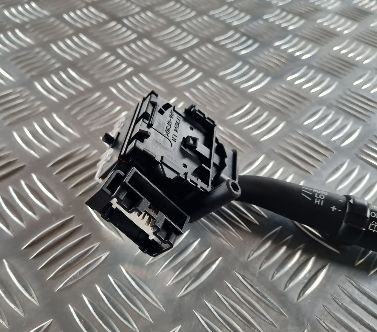 Stikla tīrītāja slēdzis priekš TOYOTA AVENSIS 2007