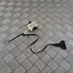 Degvielas tvertnes vāka slēdzene priekš TOYOTA AVENSIS 2007