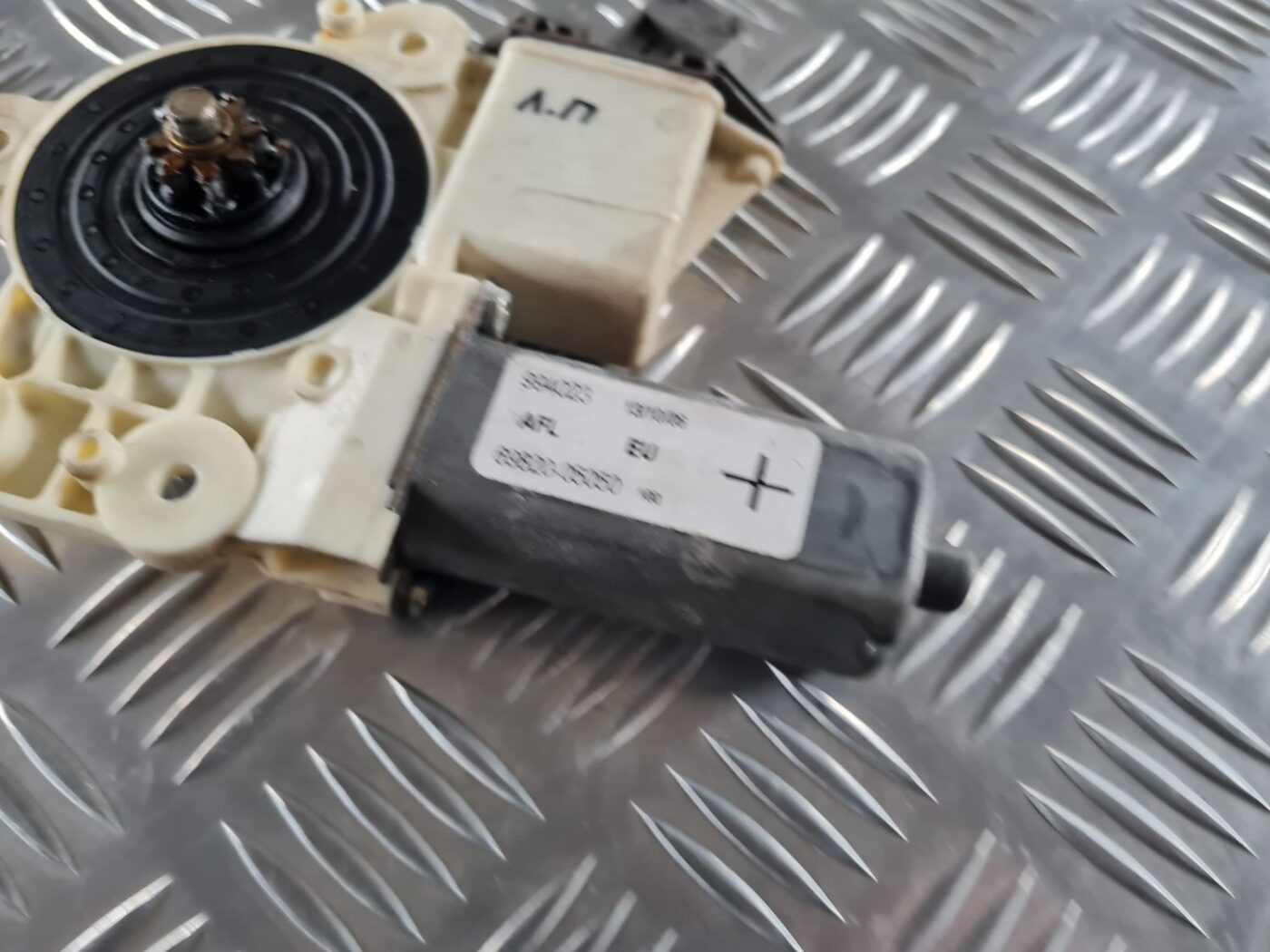 Elektrisko stiklu motors priekš TOYOTA AVENSIS 2007