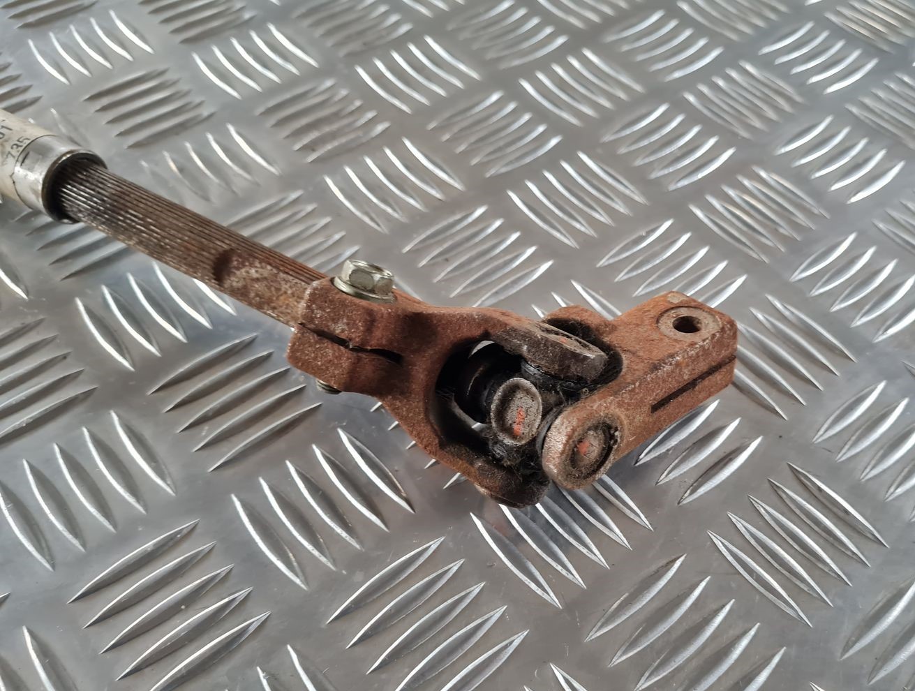 Stūres statnes kardāns priekš TOYOTA AVENSIS 2007