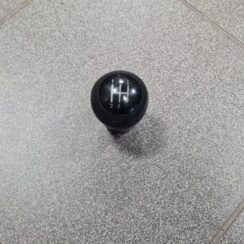 Pārnesumu pārslēgšanas kloķa uzgalis