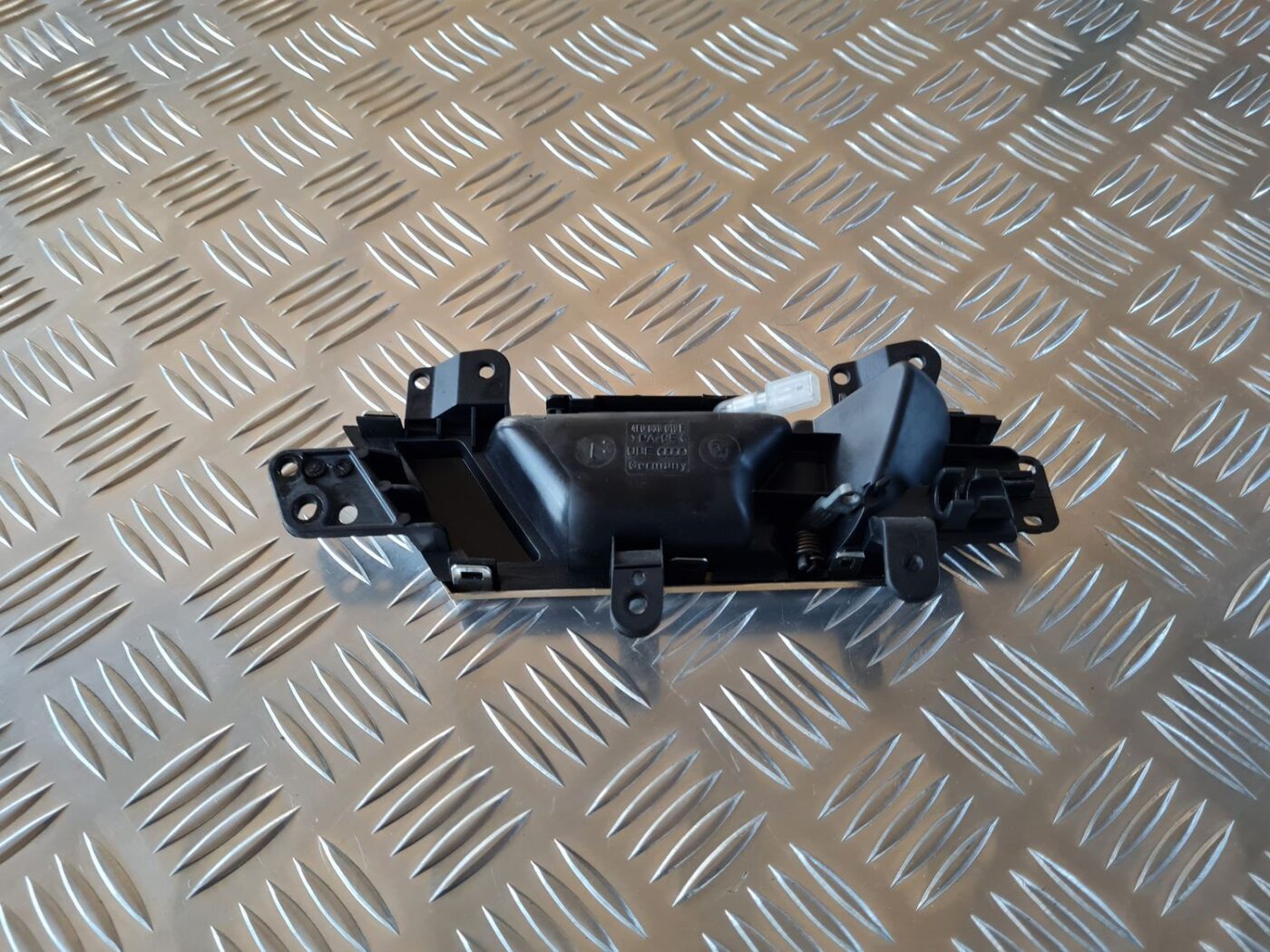 Salona durvju rokturis, aizmugures kreisais priekš AUDI A6 2008