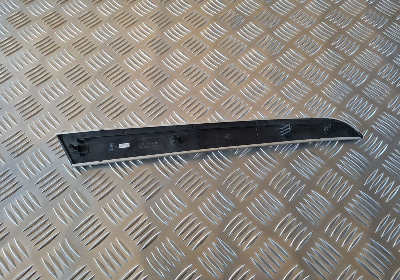 Durvju apdares uzlika priekš AUDI A6 2008