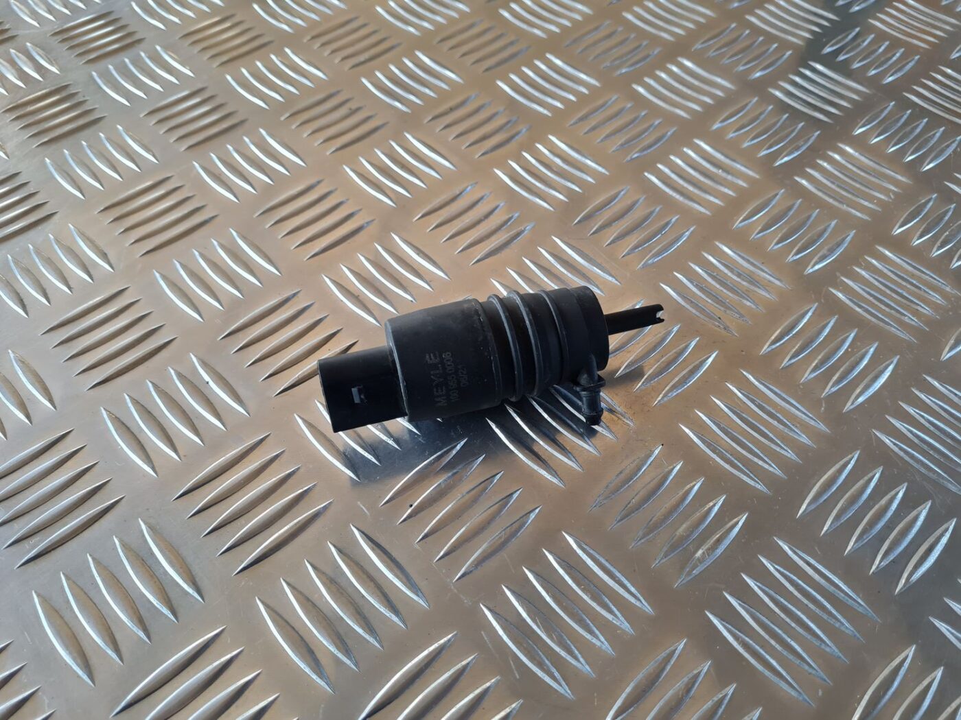 Mazgātāja šķidruma sūknis priekš AUDI A6 2008 1 Mazgātāja šķidruma sūknis priekš AUDI A6 2008