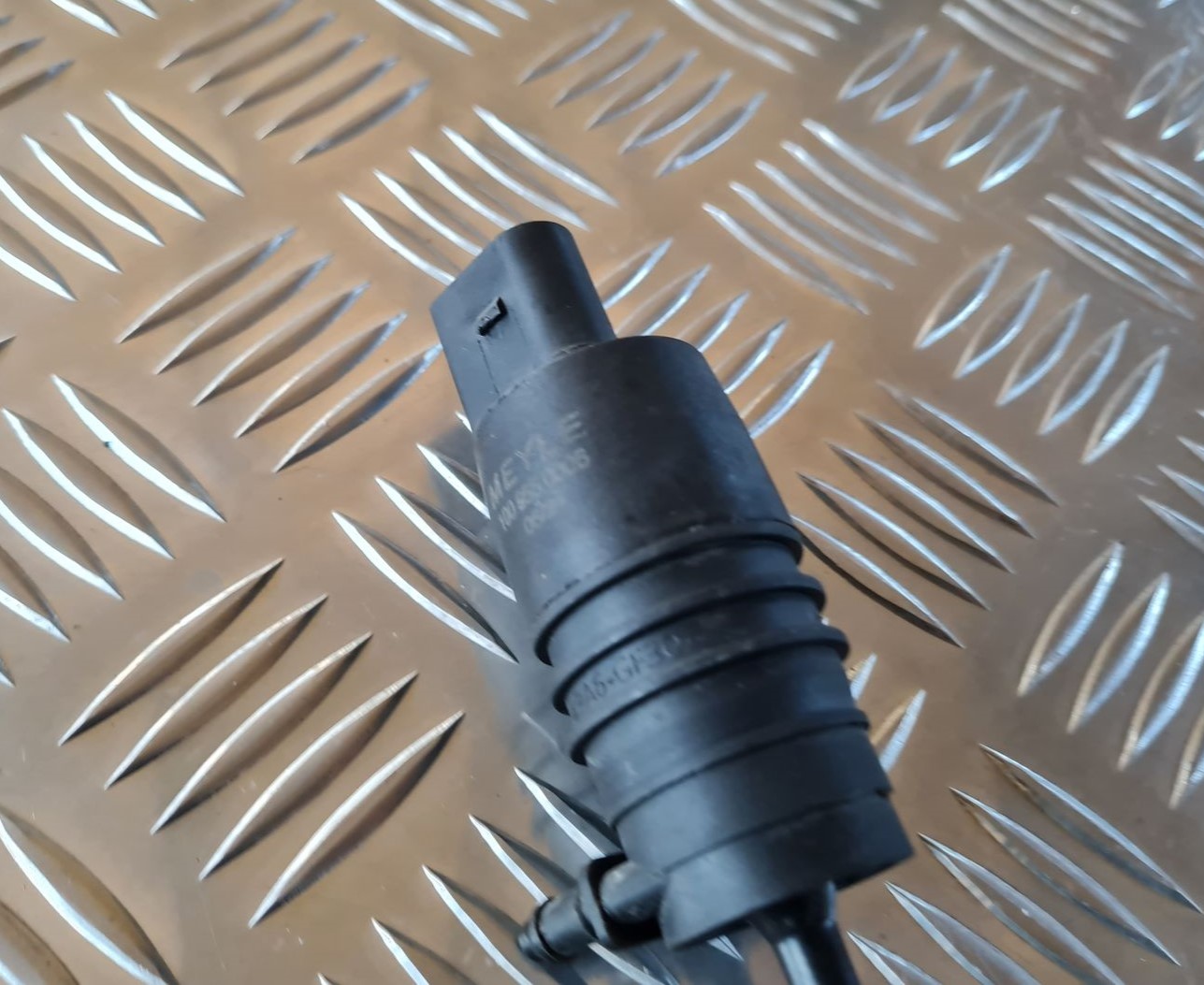 Mazgātāja šķidruma sūknis priekš AUDI A6 2008 2 Mazgātāja šķidruma sūknis priekš AUDI A6 2008