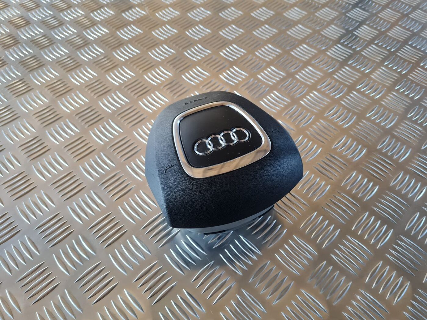 Stūres drošības spilvens priekš AUDI A6 2008 2 Stūres drošības spilvens priekš AUDI A6 2008