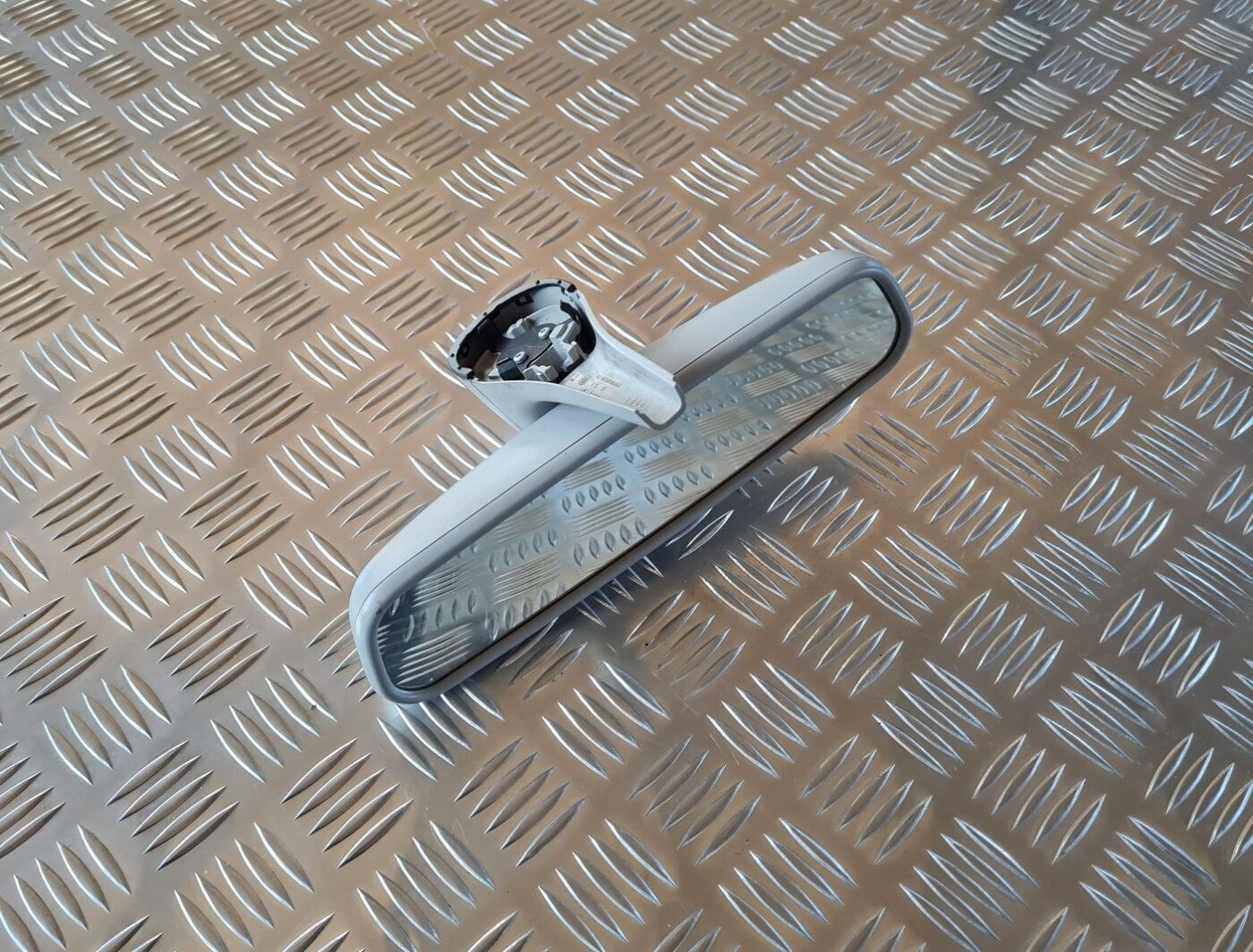 Salona atpakaļskata spogulis priekš AUDI A6 2008 1 Salona atpakaļskata spogulis priekš AUDI A6 2008