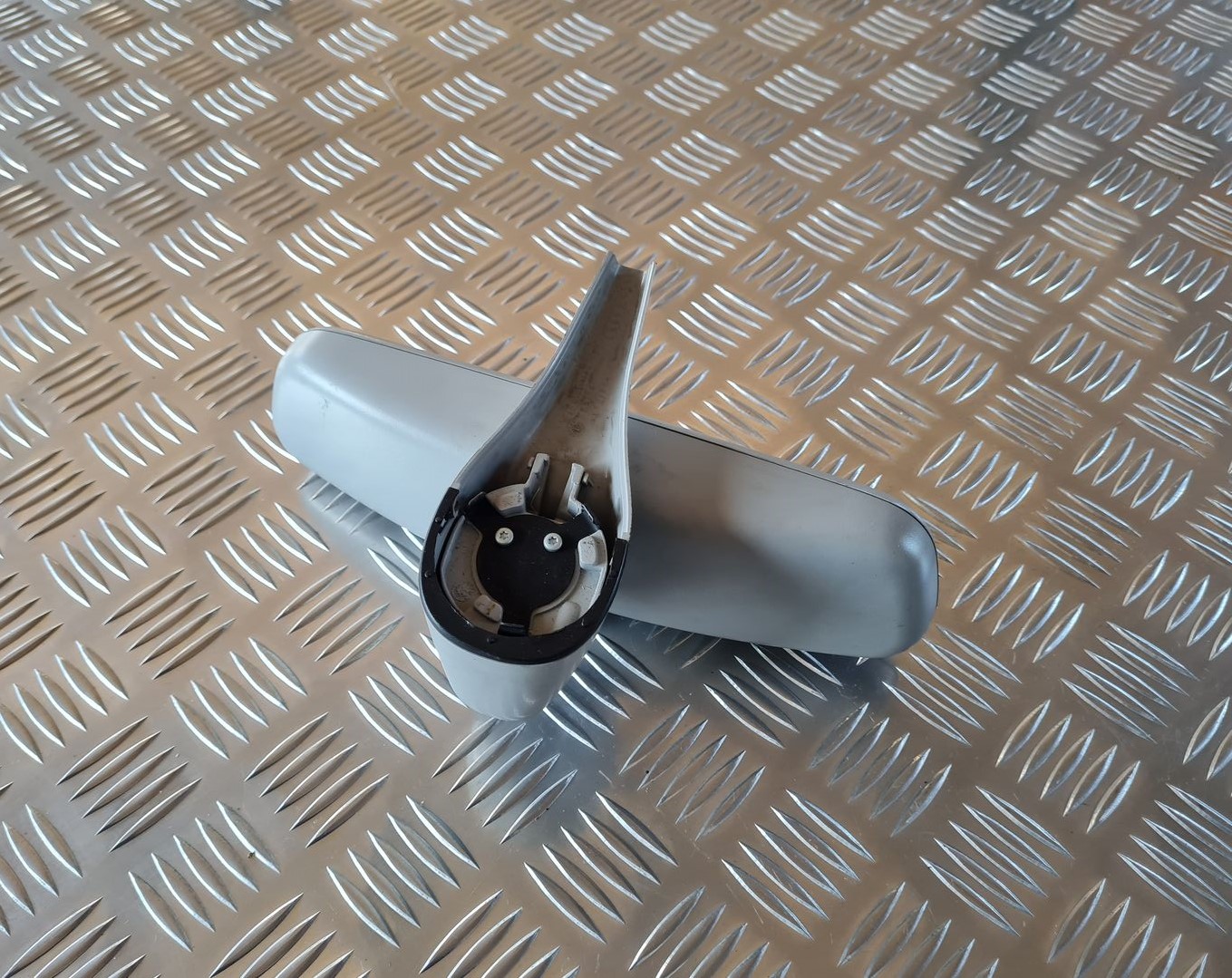 Salona atpakaļskata spogulis priekš AUDI A6 2008 2 Salona atpakaļskata spogulis priekš AUDI A6 2008