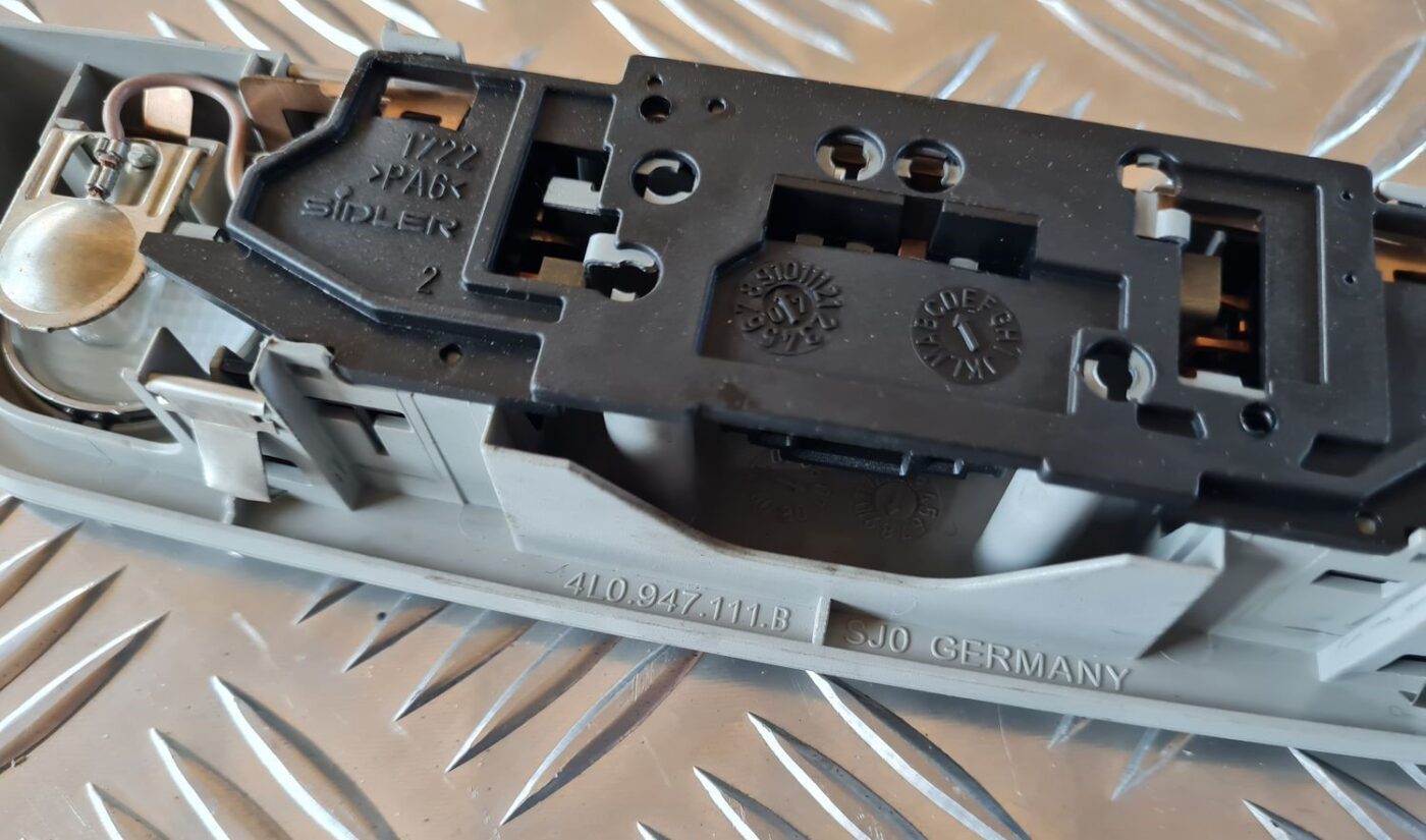 Aizmugurējo sēdvietu apgaismojums priekš AUDI A6 2008 3 Aizmugurējo sēdvietu apgaismojums priekš AUDI A6 2008