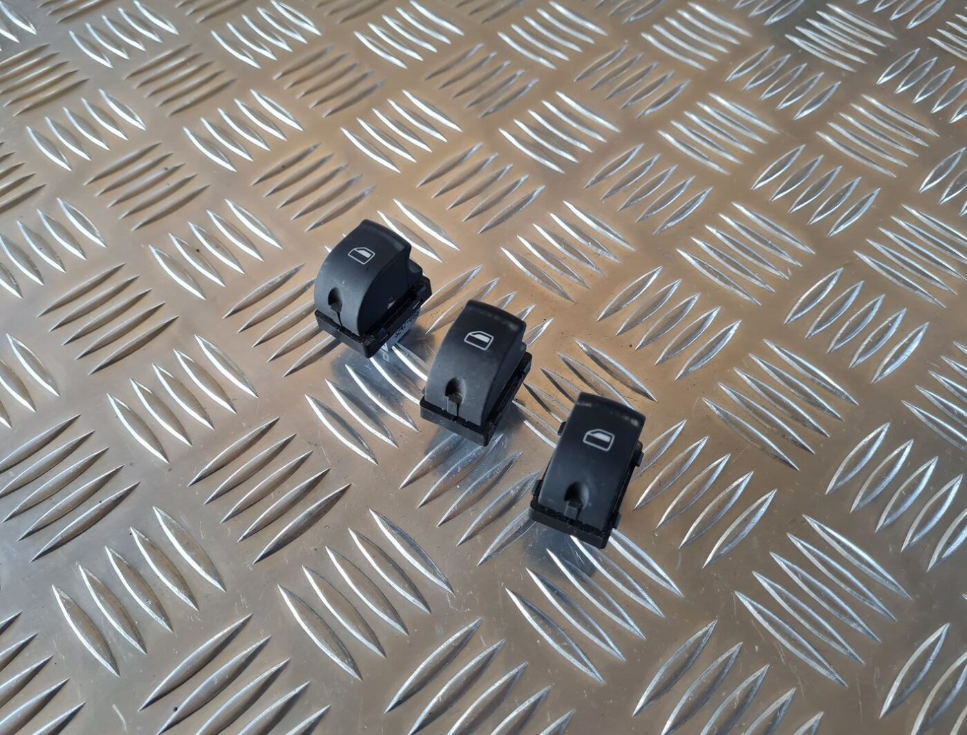 Stikla pacelšanas poga priekš AUDI A6 2008 1 Stikla pacelšanas poga priekš AUDI A6 2008