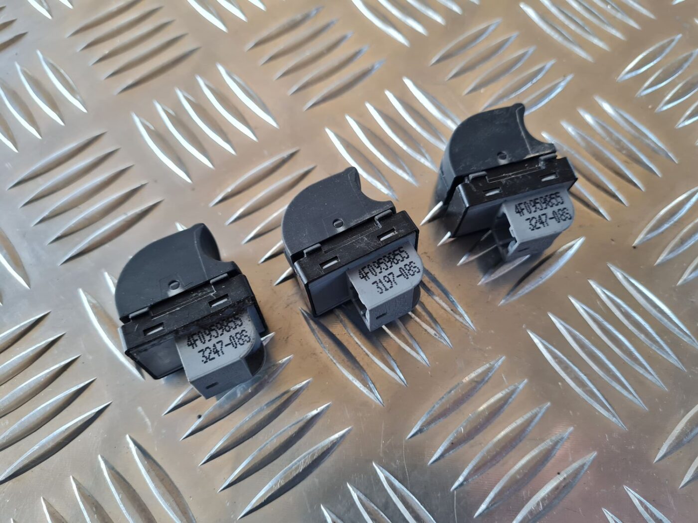 Stikla pacelšanas poga priekš AUDI A6 2008 3 Stikla pacelšanas poga priekš AUDI A6 2008