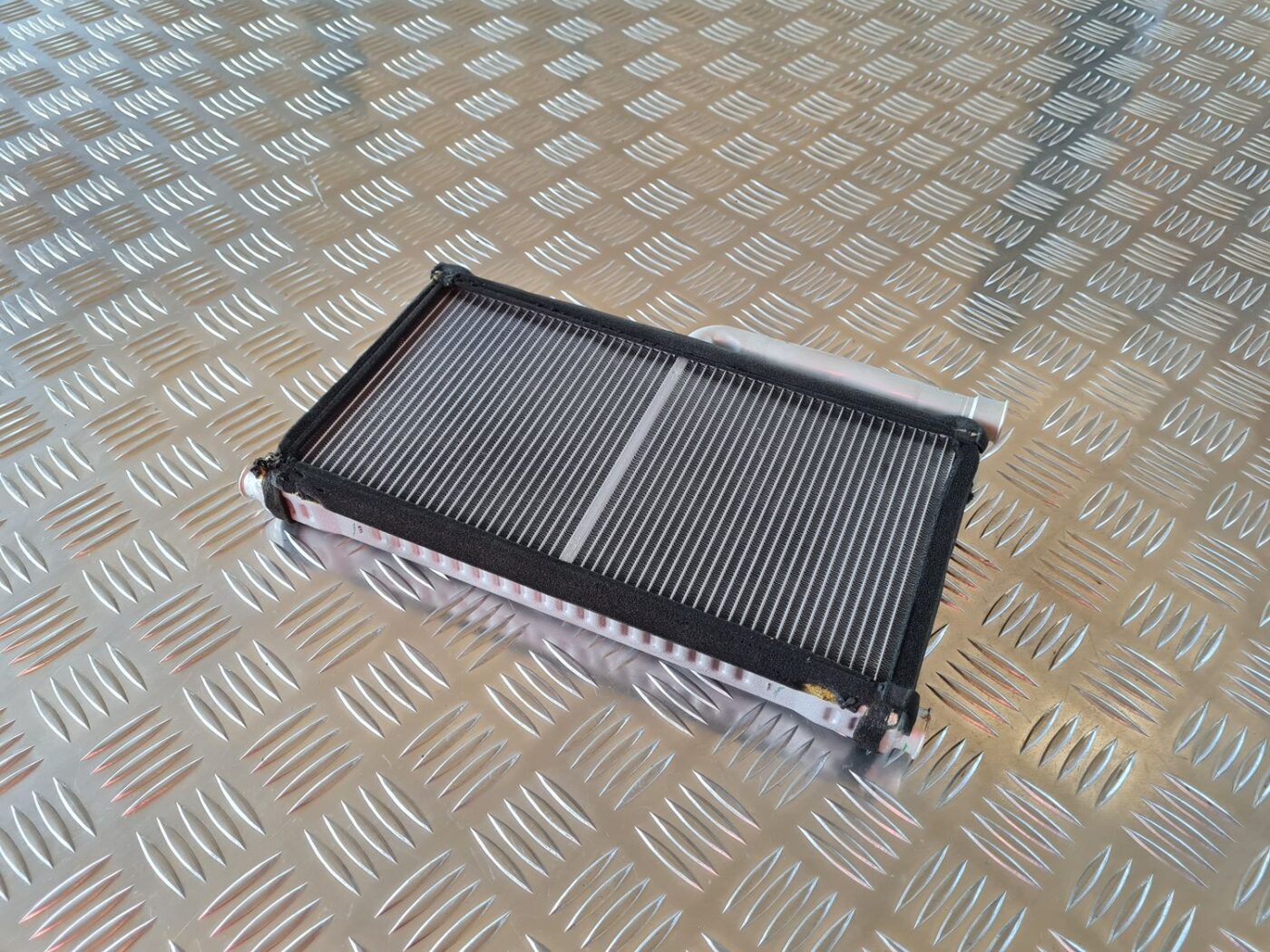 Apsildes sistēmas radiators priekš AUDI A6 2008