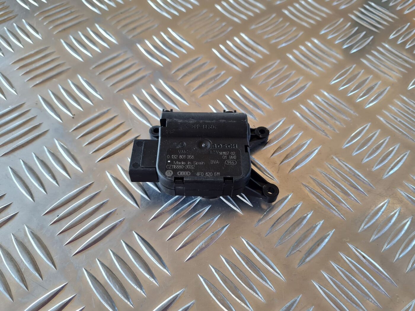 Apsildes sistēmas aktuators priekš AUDI A6 2008 1 Apsildes sistēmas aktuators priekš AUDI A6 2008