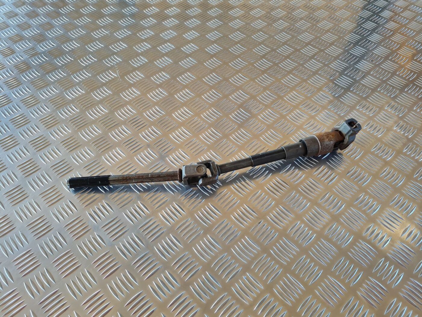 Stūres statnes kardāns priekš AUDI A6 2008 1 Stūres statnes kardāns priekš AUDI A6 2008