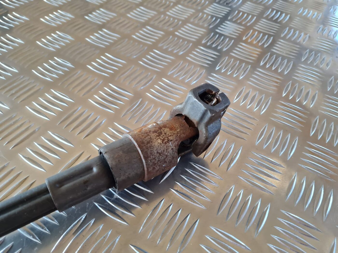 Stūres statnes kardāns priekš AUDI A6 2008 5 Stūres statnes kardāns priekš AUDI A6 2008