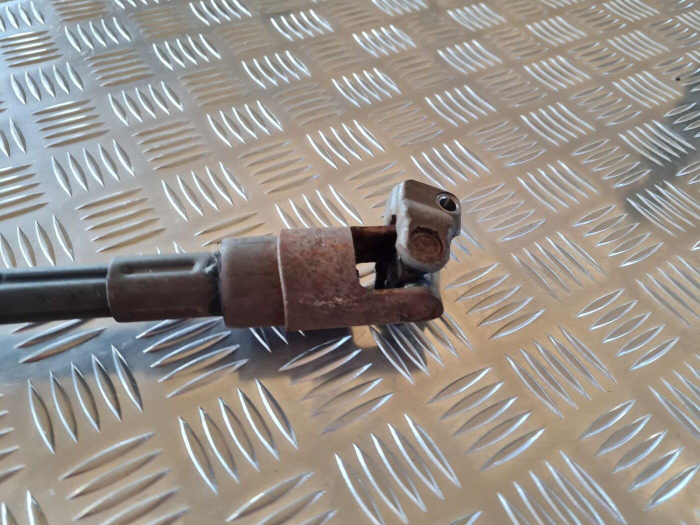 Stūres statnes kardāns priekš AUDI A6 2008 4 Stūres statnes kardāns priekš AUDI A6 2008