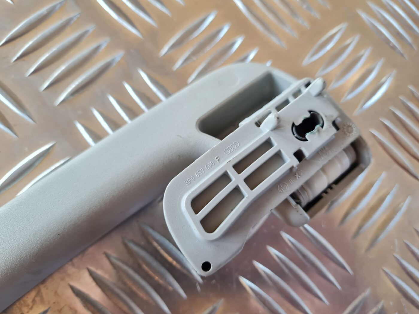 Salona rokturis griestos priekš AUDI A6 2008 3 Salona rokturis griestos priekš AUDI A6 2008