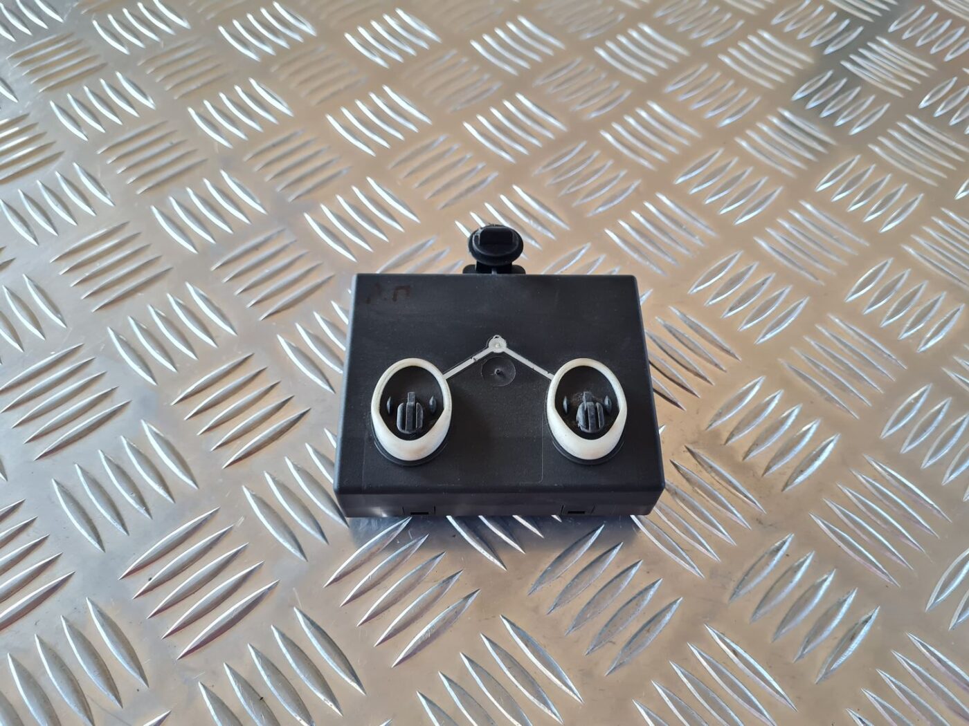 Priekšējo kreiso durvju vadības bloks priekš AUDI A6 2008