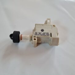 Mantu glabāšanas nodalījuma slēdzene priekš AUDI A6 2008