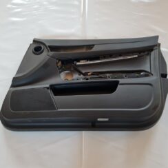 Priekšējo labo durvju apdare priekš AUDI A6 2008