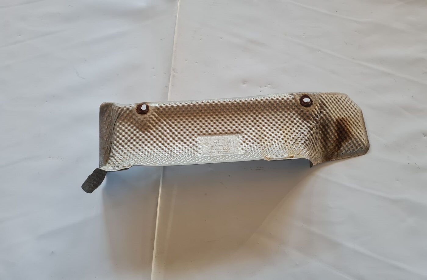 Izpūtēja sistēmas karstuma aizsargs priekš AUDI A6 2008 3 Izpūtēja sistēmas karstuma aizsargs priekš AUDI A6 2008