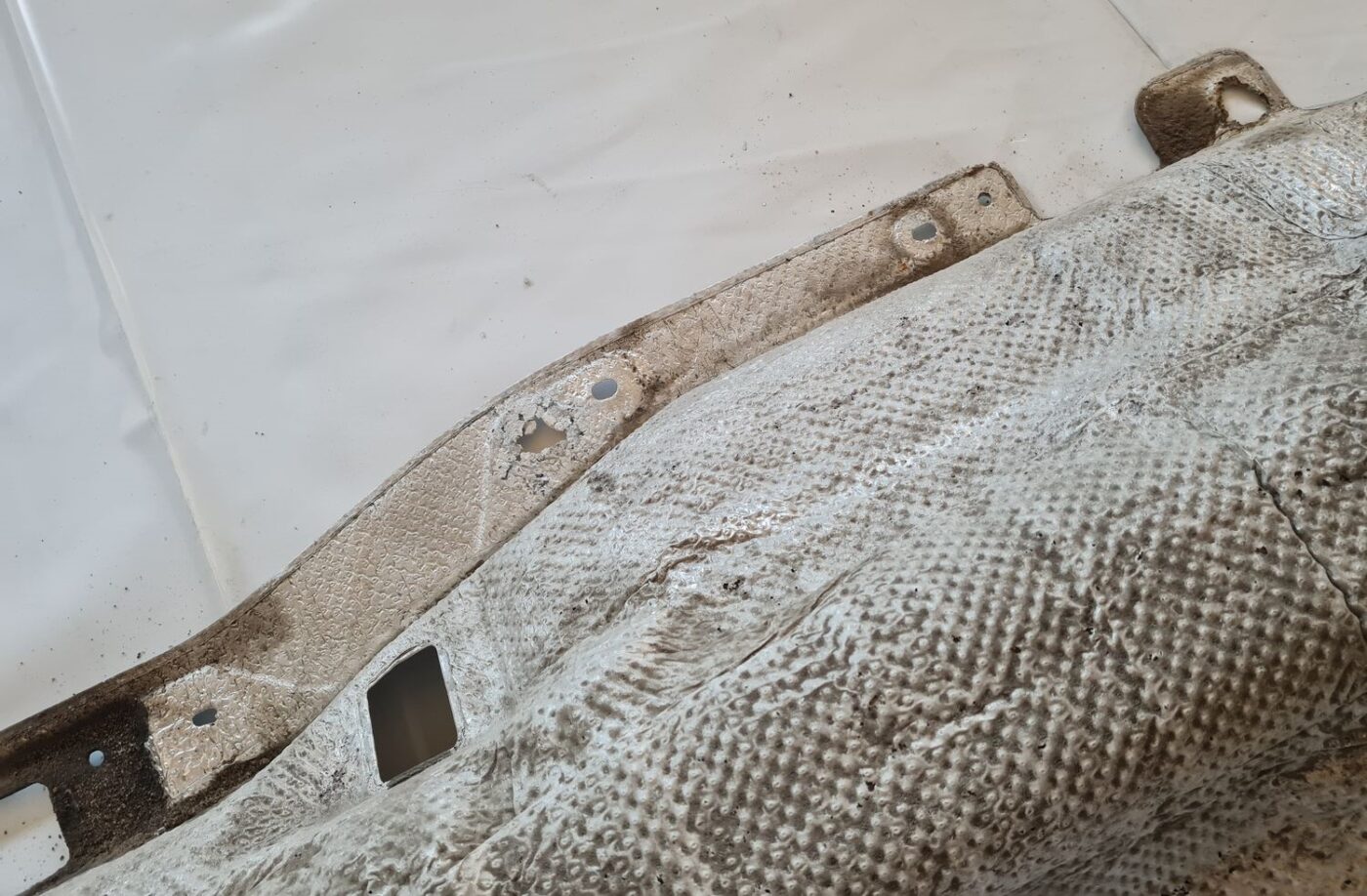 Izpūtēja sistēmas karstuma aizsargs priekš AUDI A6 2008