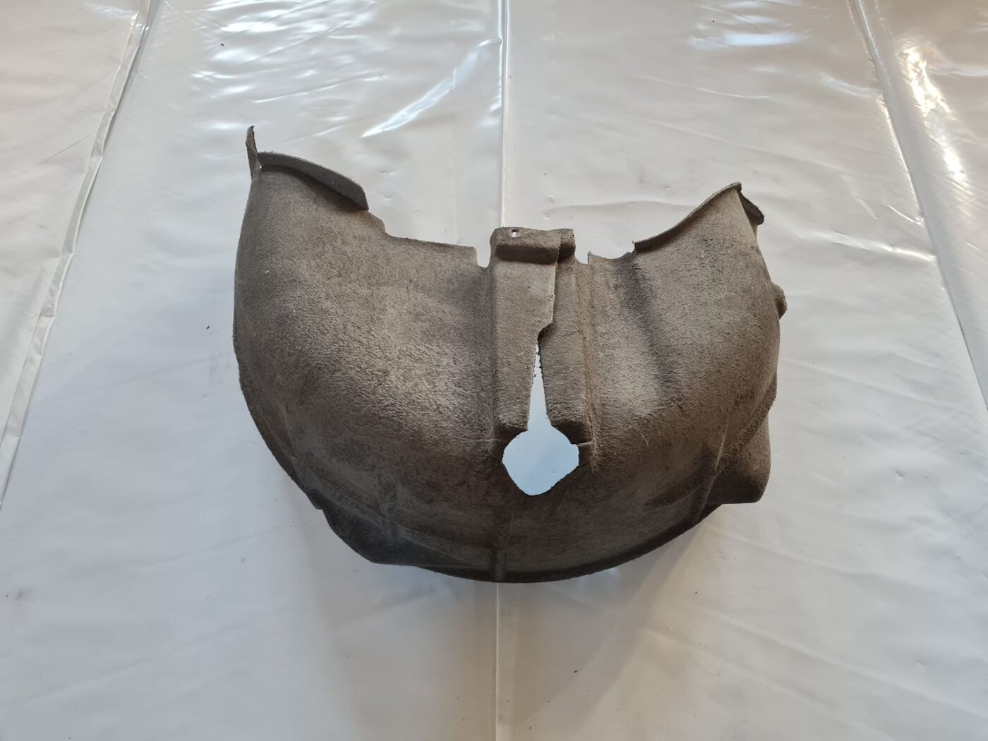 Aizmugurējais kreisais paspārns priekš AUDI A6 2008 2 Aizmugurējais kreisais paspārns priekš AUDI A6 2008