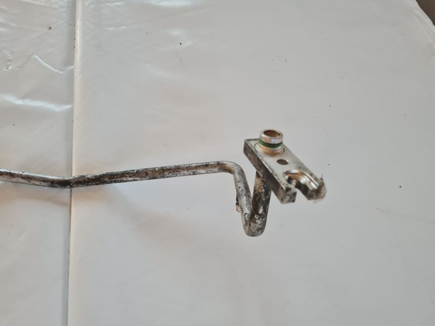 Gaisa kondicioniera galvenā caurule priekš JEEP GRAND CHEROKEE 2004 3 Gaisa kondicioniera galvenā caurule priekš JEEP GRAND CHEROKEE 2004