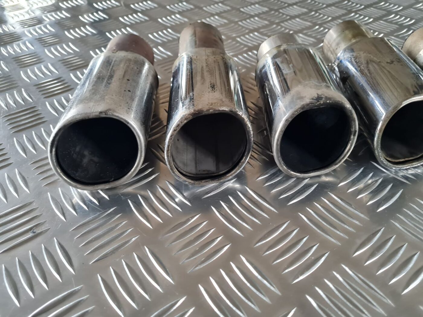 Izpūtēja caurules gals priekš BMW 525 E60 2006 BLACK