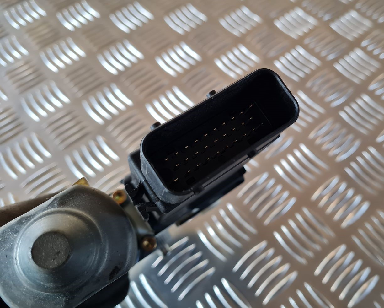 Elektrisko stiklu motors priekš VW GOLF IV 1999 3 Elektrisko stiklu motors priekš VW GOLF IV 1999