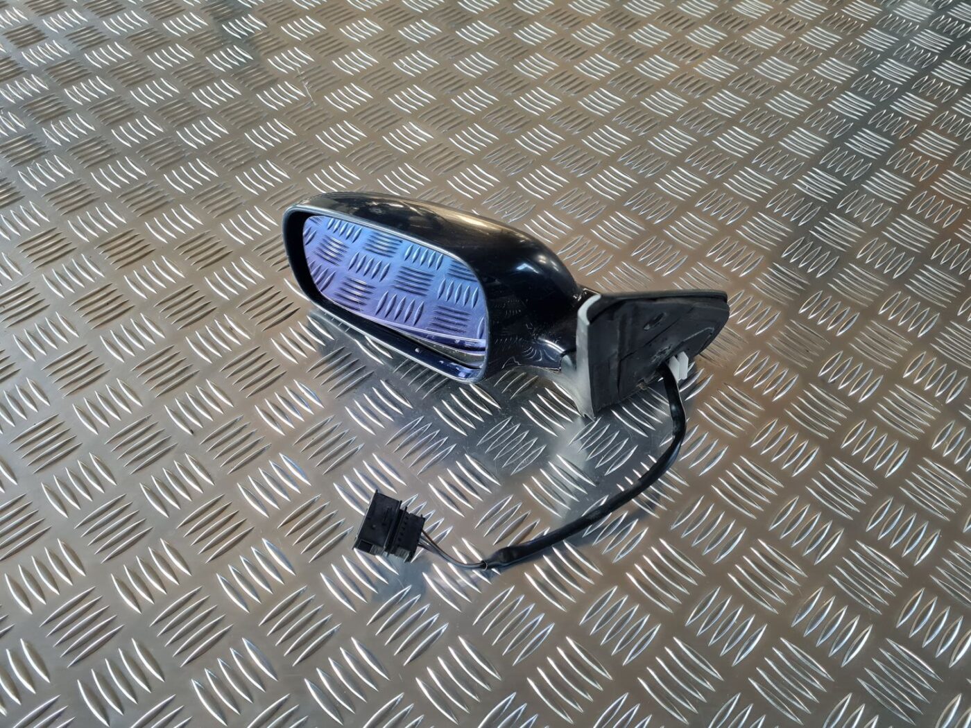 Ārējais spogulis, pa kreisi priekš VW GOLF IV 1999