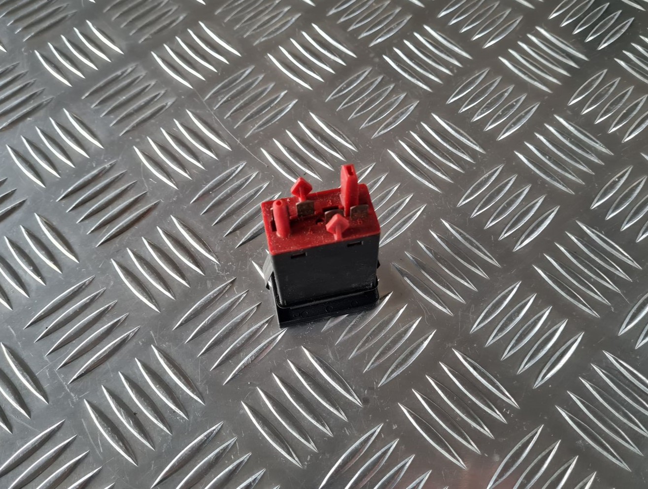 ESP poga priekš VW GOLF IV 1999 3 ESP poga priekš VW GOLF IV 1999