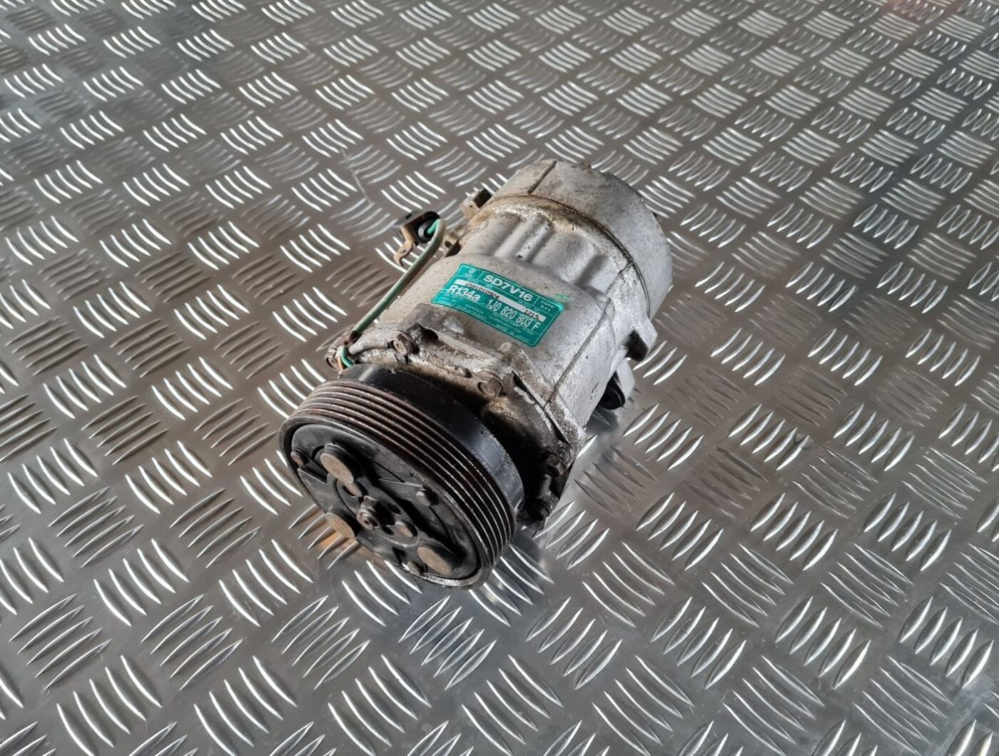 Gaisa kondicioniera kompresors priekš VW GOLF IV 1999